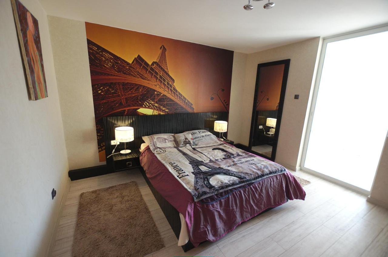 5 Apartshotel Faleza Galati Exterior photo